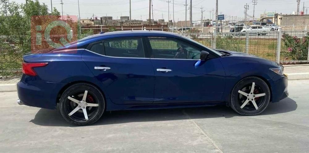 Nissan Maxima